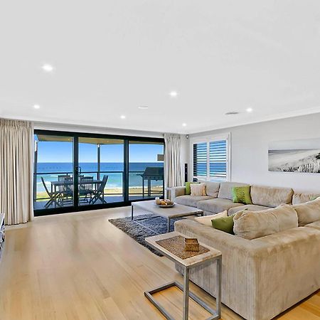 Beach Front Luxury Entrance Екстер'єр фото