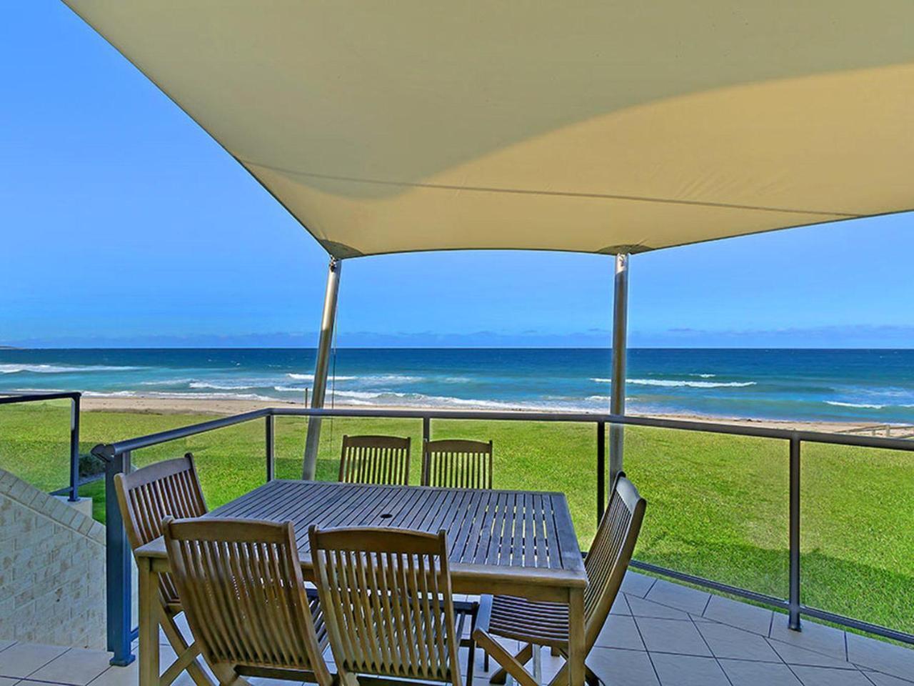 Beach Front Luxury Entrance Екстер'єр фото